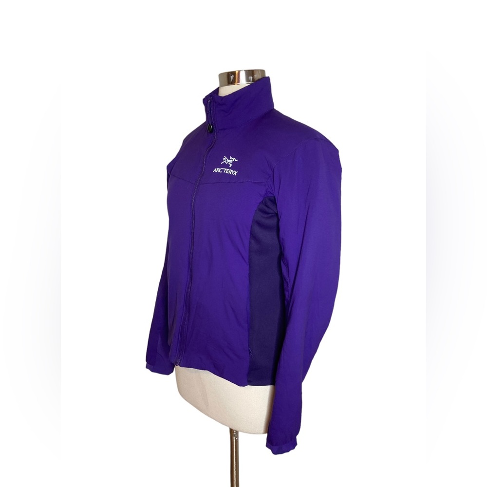 Arc'teryx Women’s Atom LT Insulated Jacket in Purple Azalea Color - Picture 2 of 10